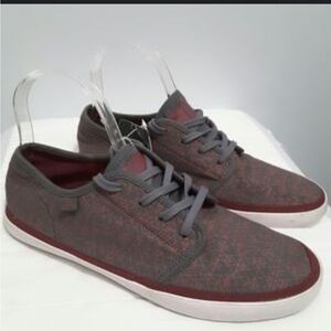 DC woman’s skater  shoes - size 11 - new